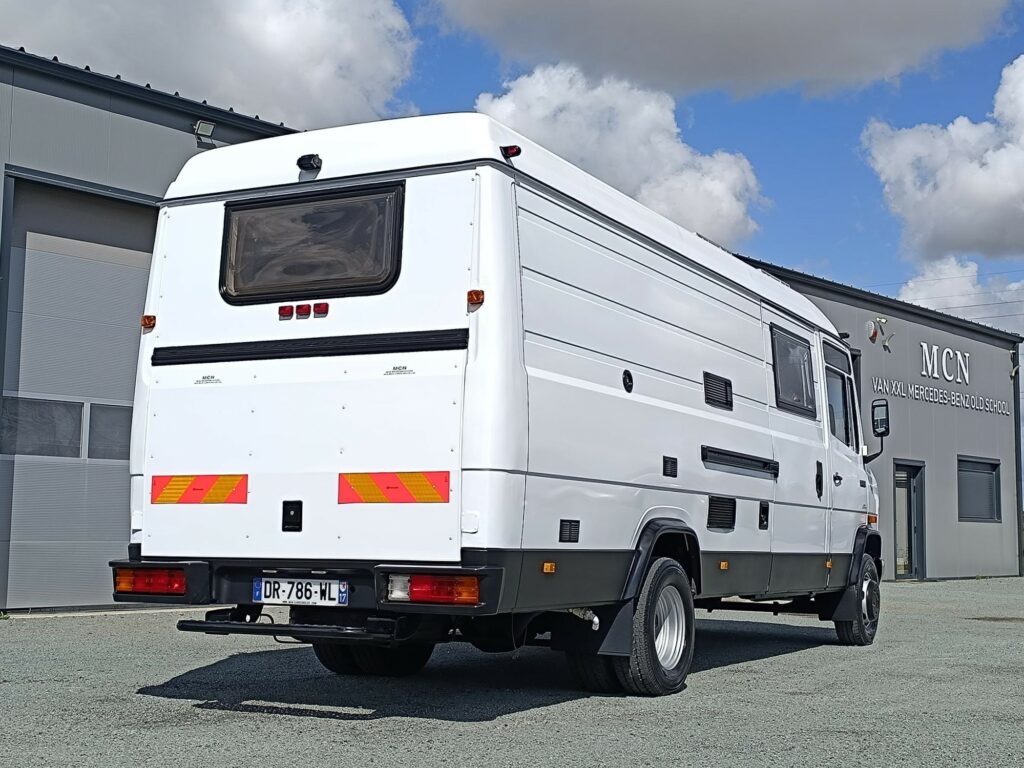 Mercedes 711D T2 aménagé camping car