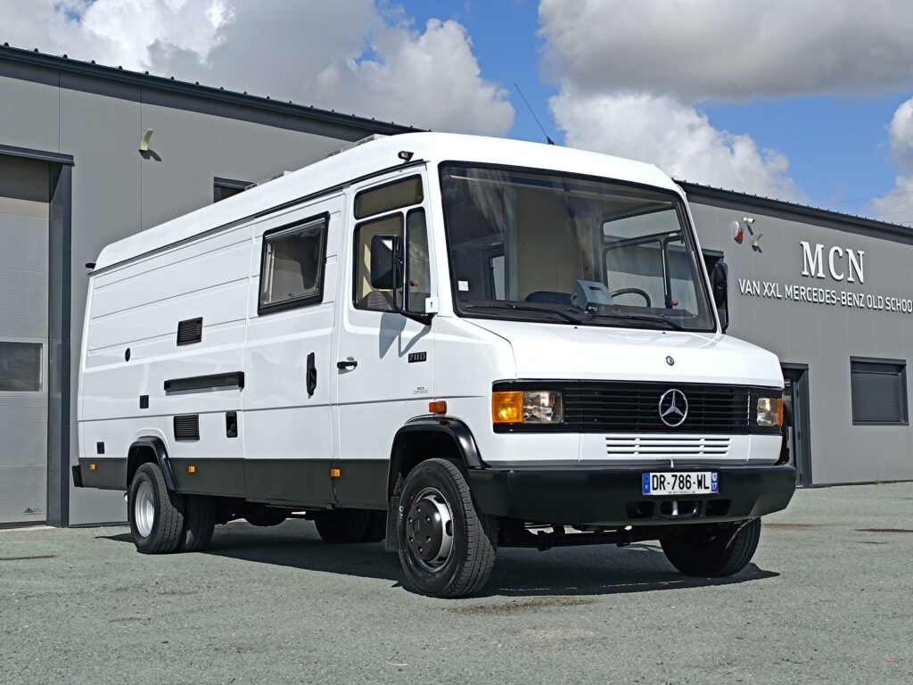 Mercedes 711D T2 aménagé camping car