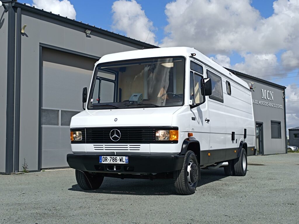 Mercedes 711D T2 aménagé camping car