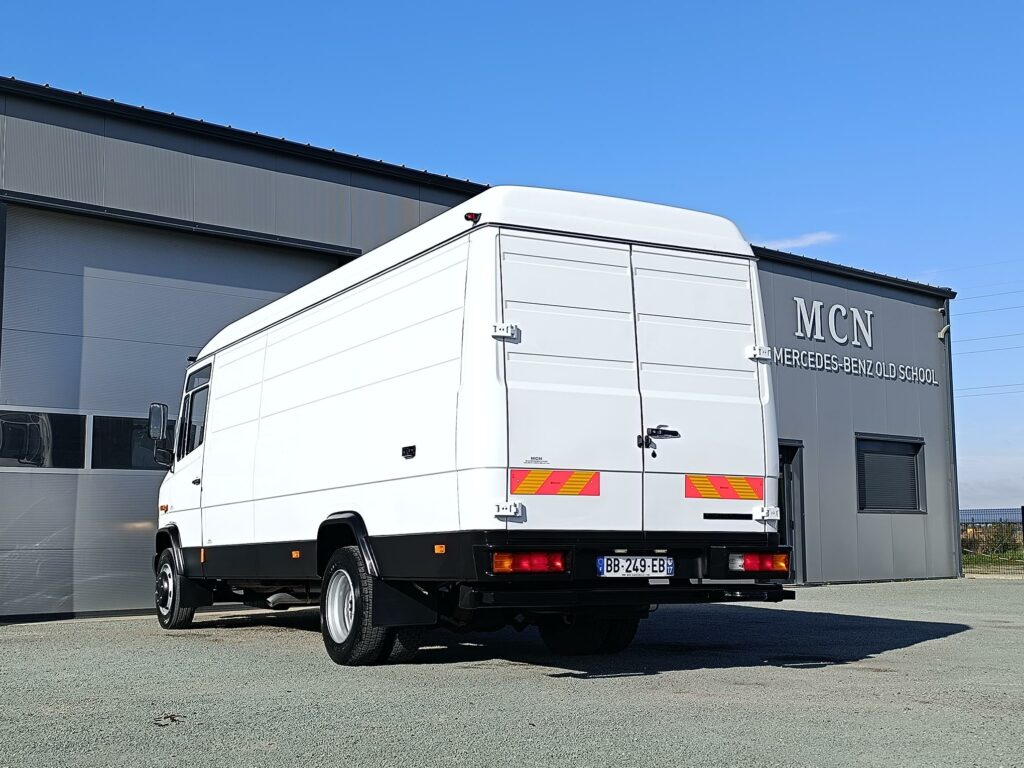 Mercedes 814 Vario fourgon XXL VASP Atelier